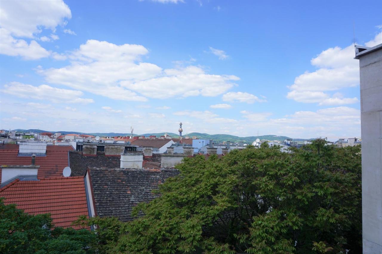 Ferienwohnung Augartenblick Penthauscombo 15/16 - Blick zum Riesenrad Wien Exterior foto