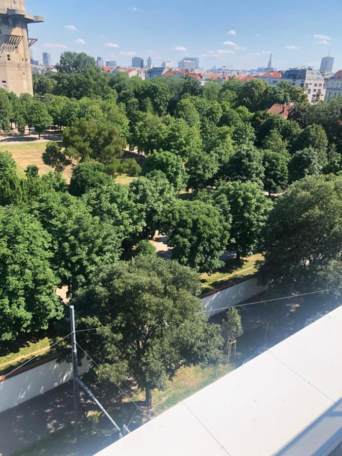 Ferienwohnung Augartenblick Penthauscombo 15/16 - Blick zum Riesenrad Wien Exterior foto