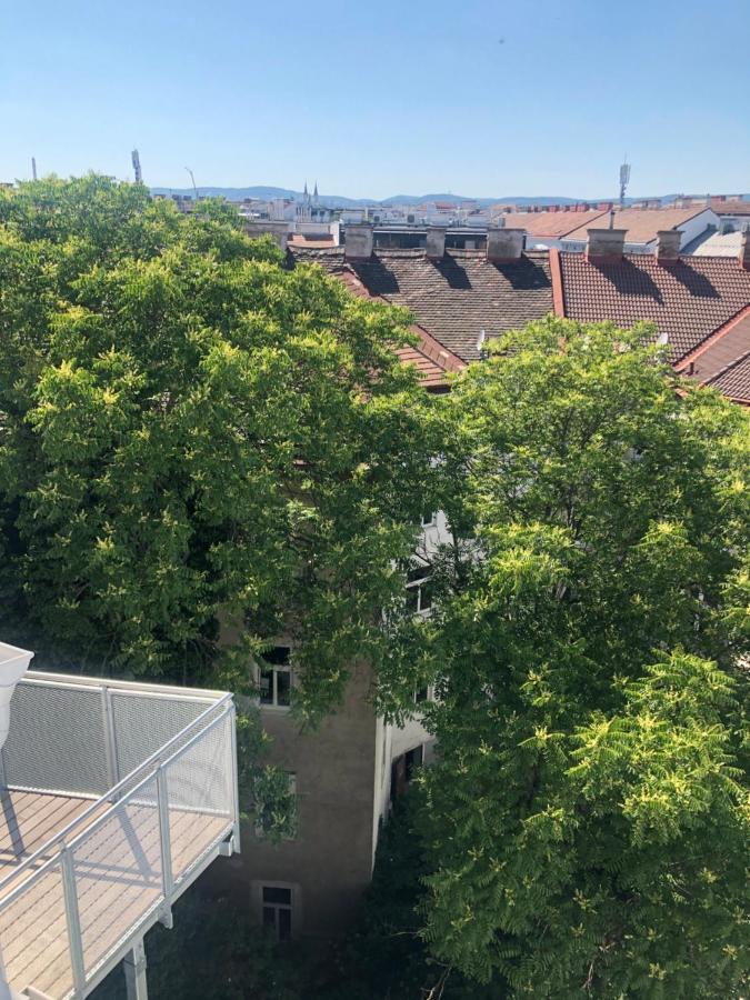 Ferienwohnung Augartenblick Penthauscombo 15/16 - Blick zum Riesenrad Wien Exterior foto